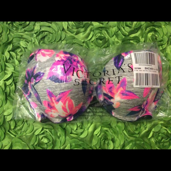 PINK Everywhere Push Up Bra & Boyshort - Picture 3 of 4